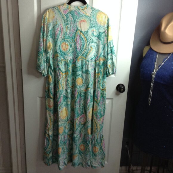 Lovika Paris, Bohemian Maxi Dress; Paisley swirl print. Rayon/Poly blend, Chic - Picture 2 of 3